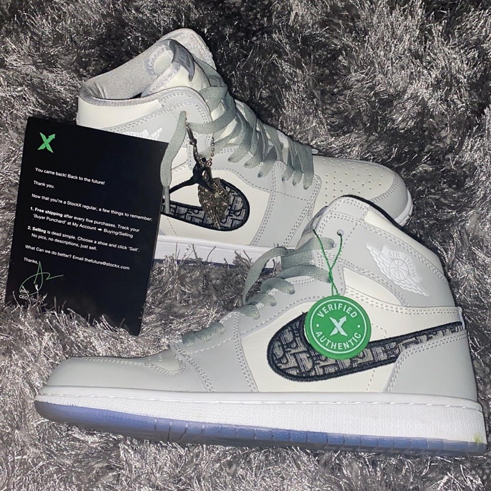 Jordan 1 Retro Dior
